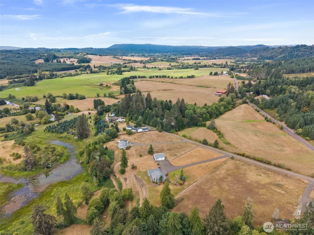 15 Penny Lane Raymond, WA 98577