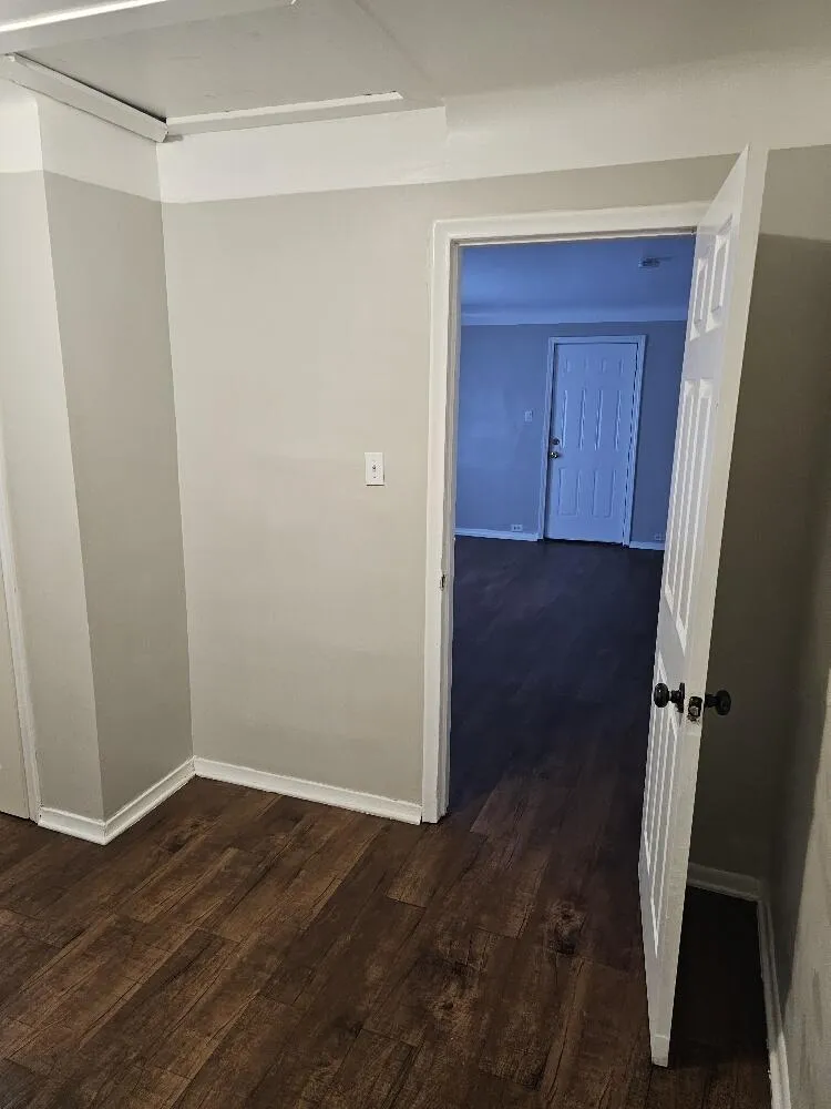 20426 Salem Detroit City, MI 48219