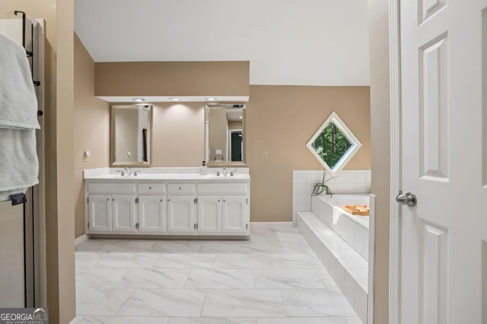 4832 Riveredge DR Peachtree Corners, GA 30096