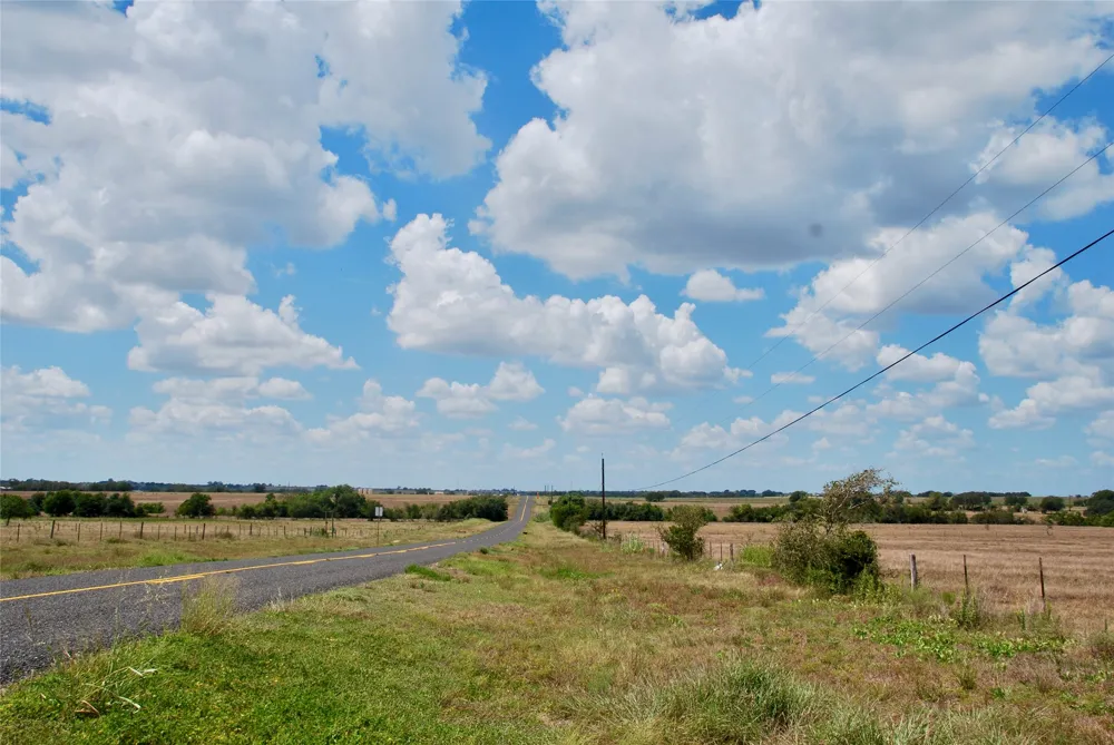 Fm 1891 Shiner, TX 77984