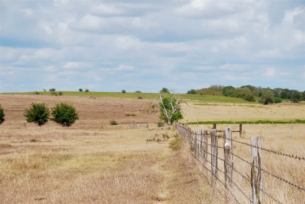 Fm 1891 Shiner, TX 77984
