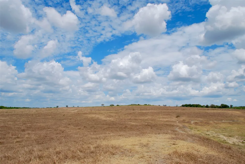 Fm 1891 Shiner, TX 77984