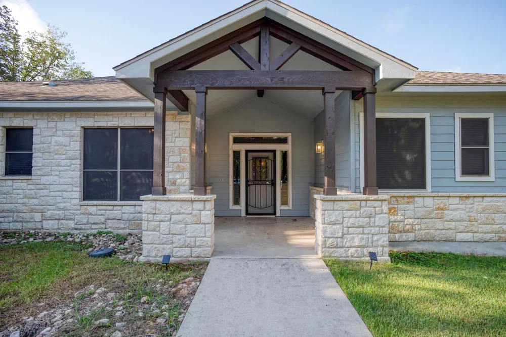 117 W Kamoi Court Bastrop, TX 78602