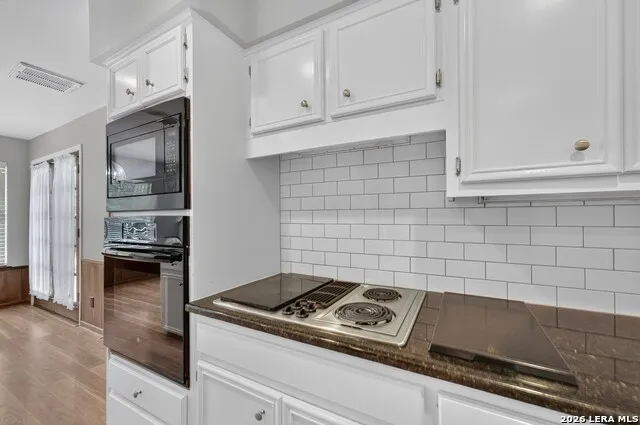 84 Granburg Circle San Antonio, TX 78218