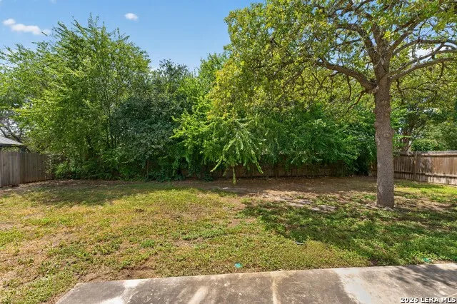 84 Granburg Circle San Antonio, TX 78218