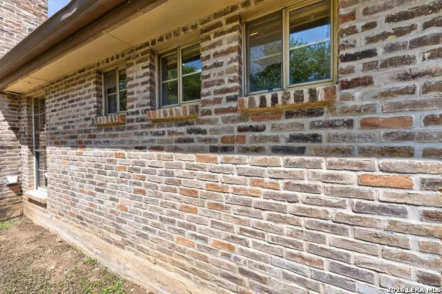 84 Granburg Circle San Antonio, TX 78218