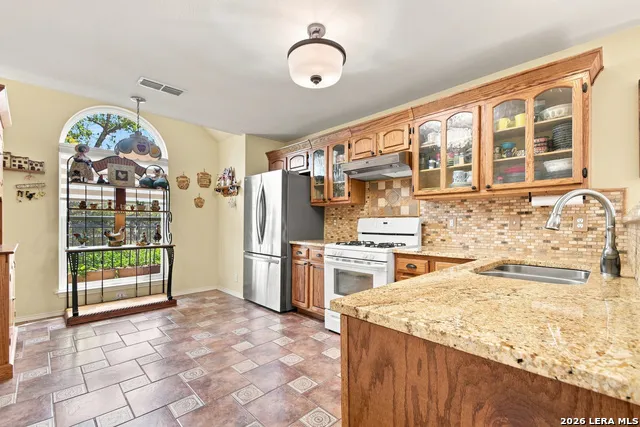 8621 Wood Falls San Antonio, TX 78251