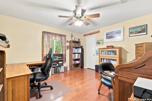 8621 Wood Falls San Antonio, TX 78251