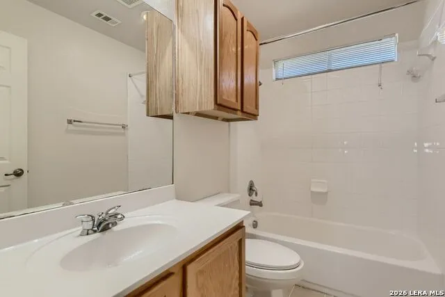 8919 Walnut Springs Universal City, TX 78148