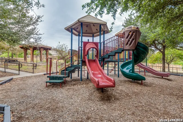 8919 Walnut Springs Universal City, TX 78148
