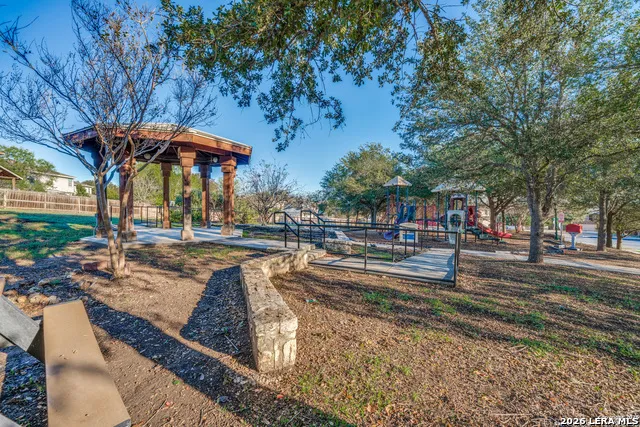 8919 Walnut Springs Universal City, TX 78148