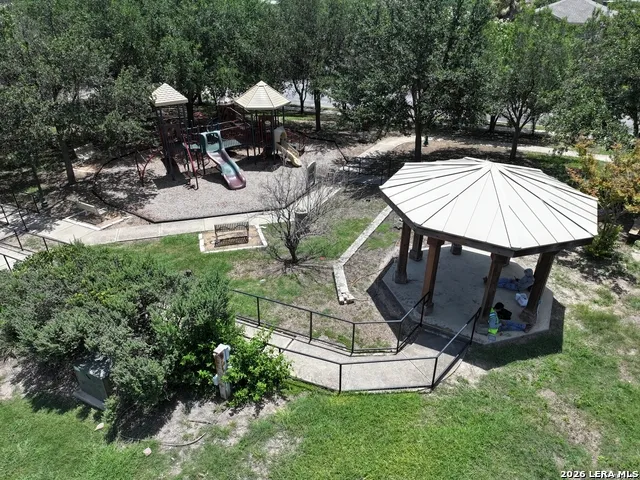 8919 Walnut Springs Universal City, TX 78148