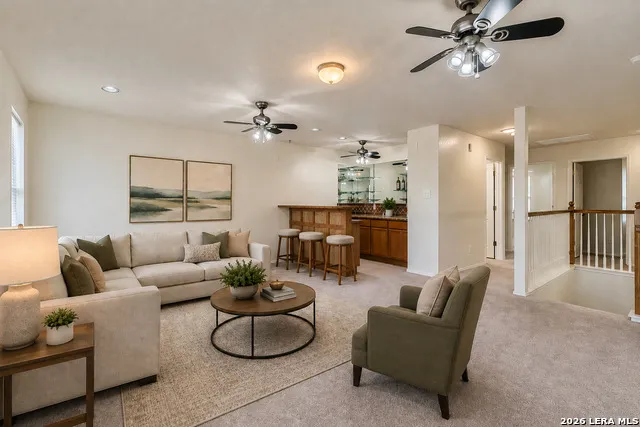 8919 Walnut Springs Universal City, TX 78148