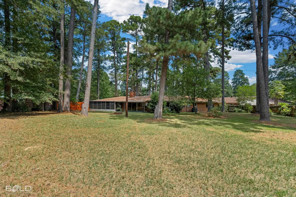 1907 S Brookwood Drive Shreveport, LA 71118