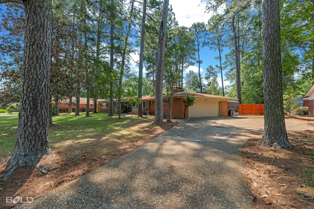 1907 S Brookwood Drive Shreveport, LA 71118