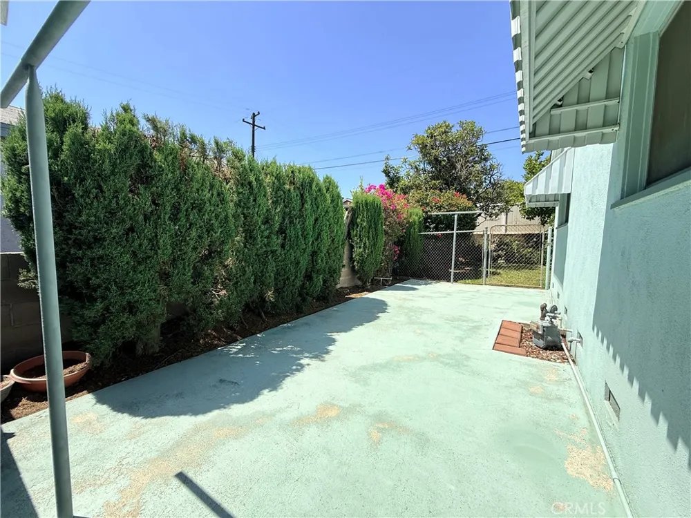 243 E Harrison Pomona, CA 91767