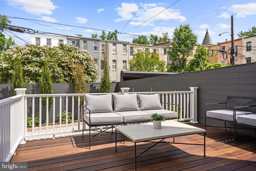 1315 R STREET NW Washington, DC 20009