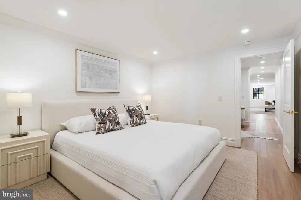 1315 R STREET NW Washington, DC 20009