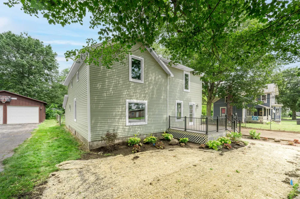 109 Michigan Avenue Hartford, MI 49057