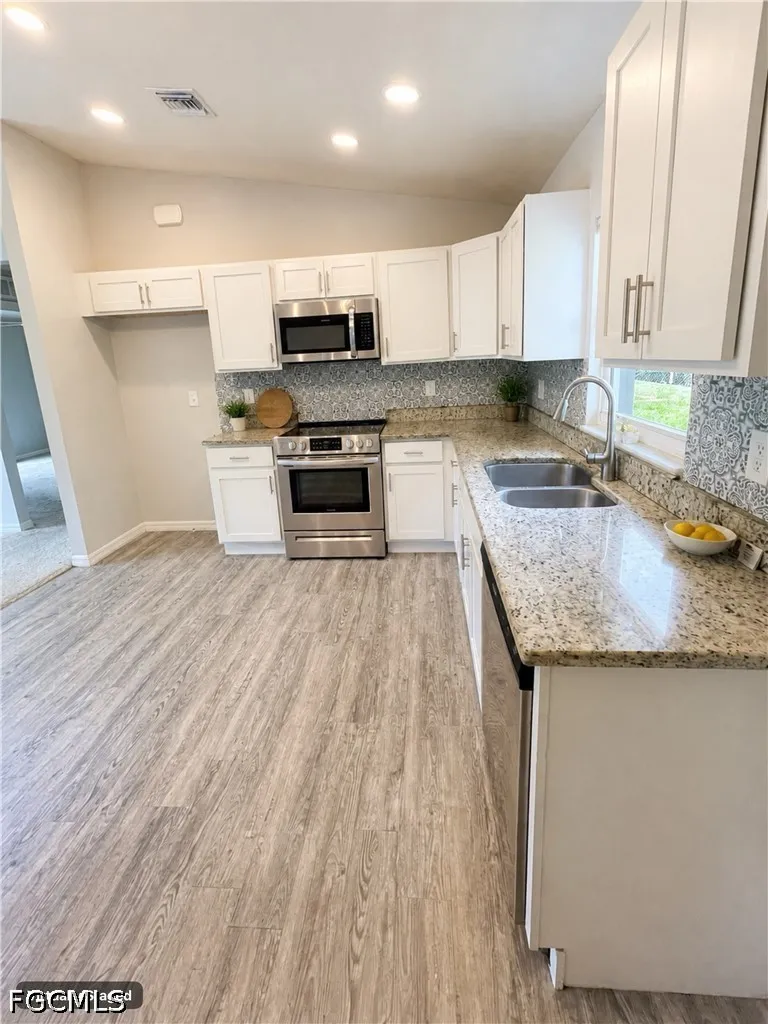 SE Tradewinds Circle Labelle, FL 33935
