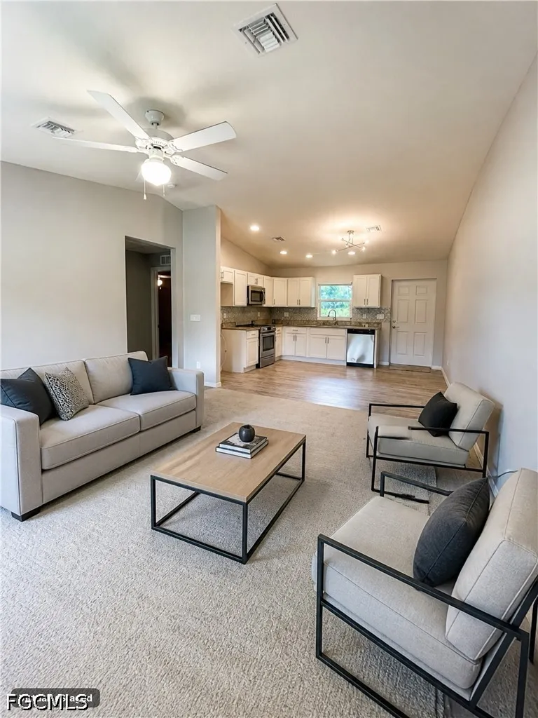 SE Tradewinds Circle Labelle, FL 33935