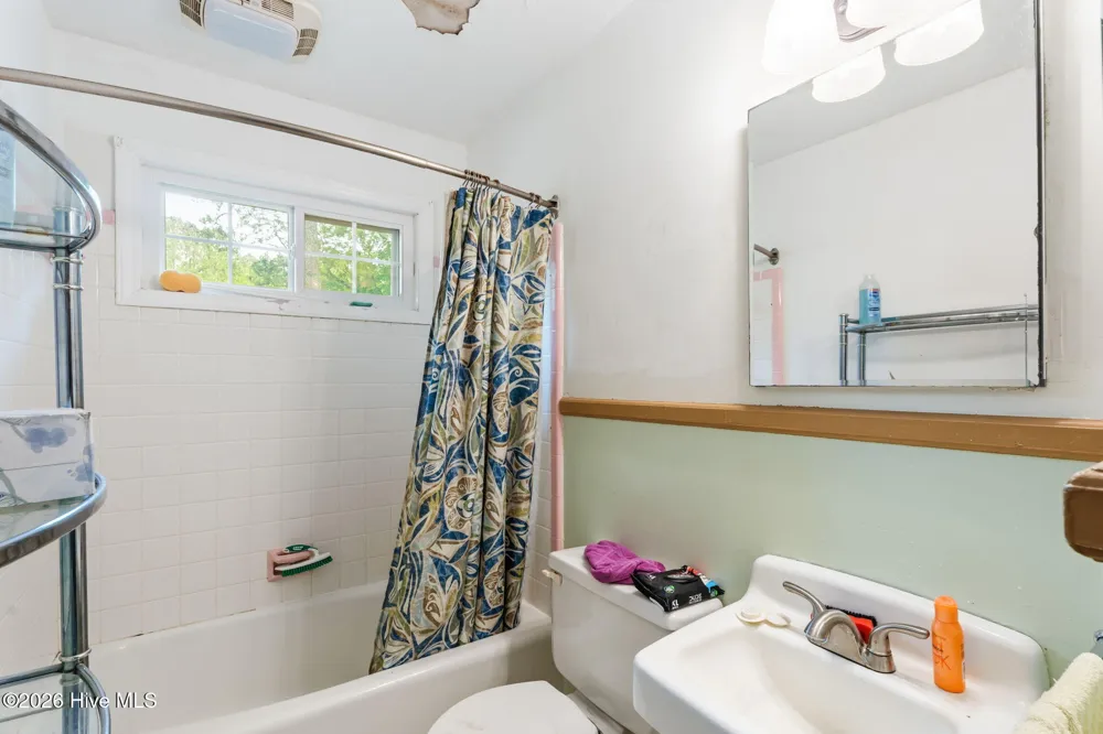 818 Van Warren Road Roanoke Rapids, NC 27870