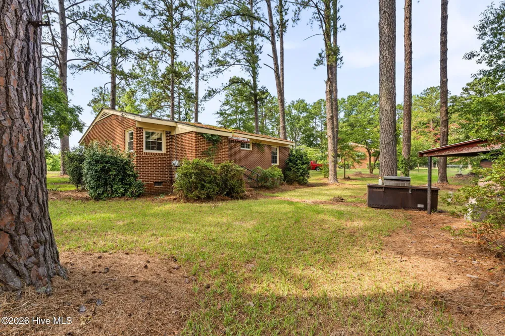 818 Van Warren Road Roanoke Rapids, NC 27870