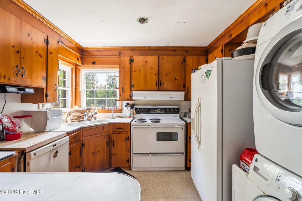 818 Van Warren Road Roanoke Rapids, NC 27870