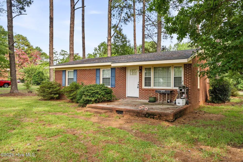 818 Van Warren Road Roanoke Rapids, NC 27870