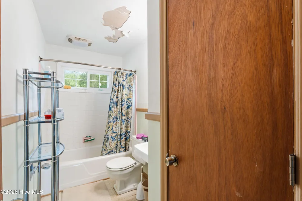 818 Van Warren Road Roanoke Rapids, NC 27870