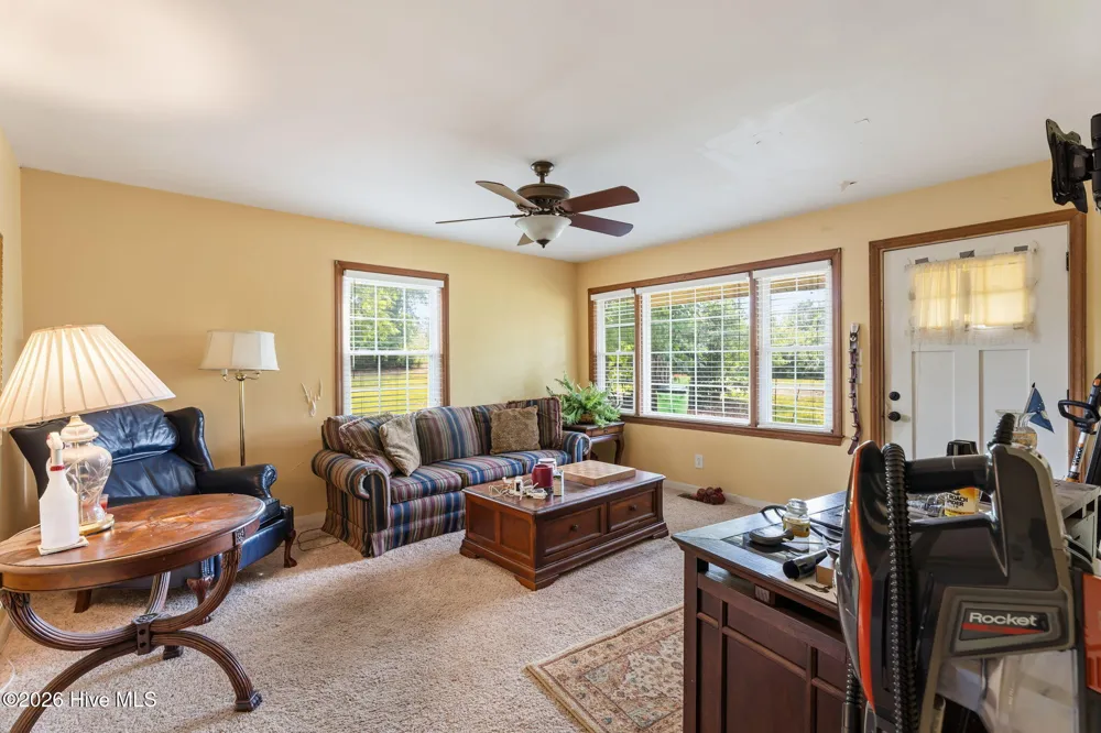 818 Van Warren Road Roanoke Rapids, NC 27870