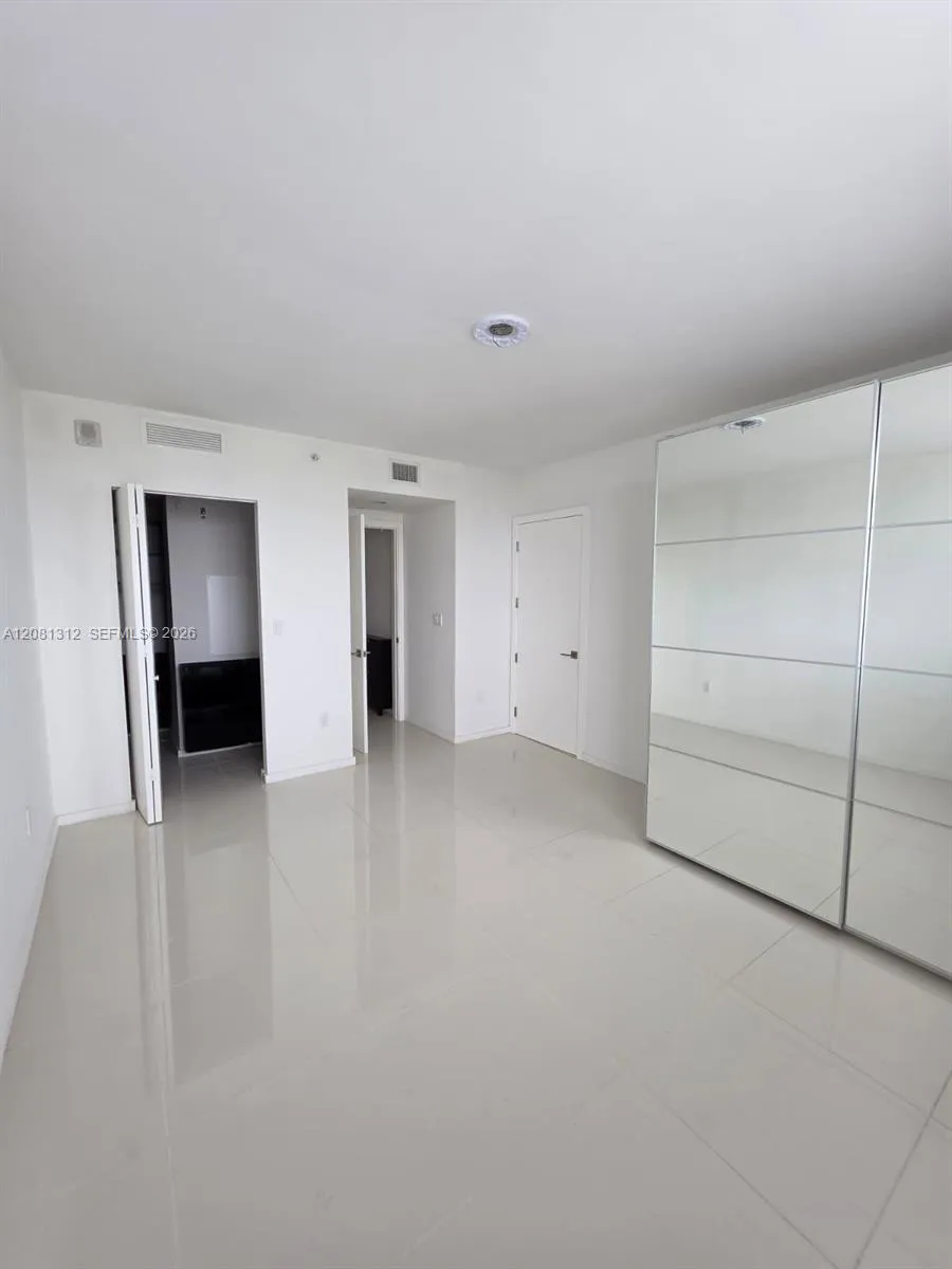 5300 Paseo Blvd #1014 Doral, FL 33166