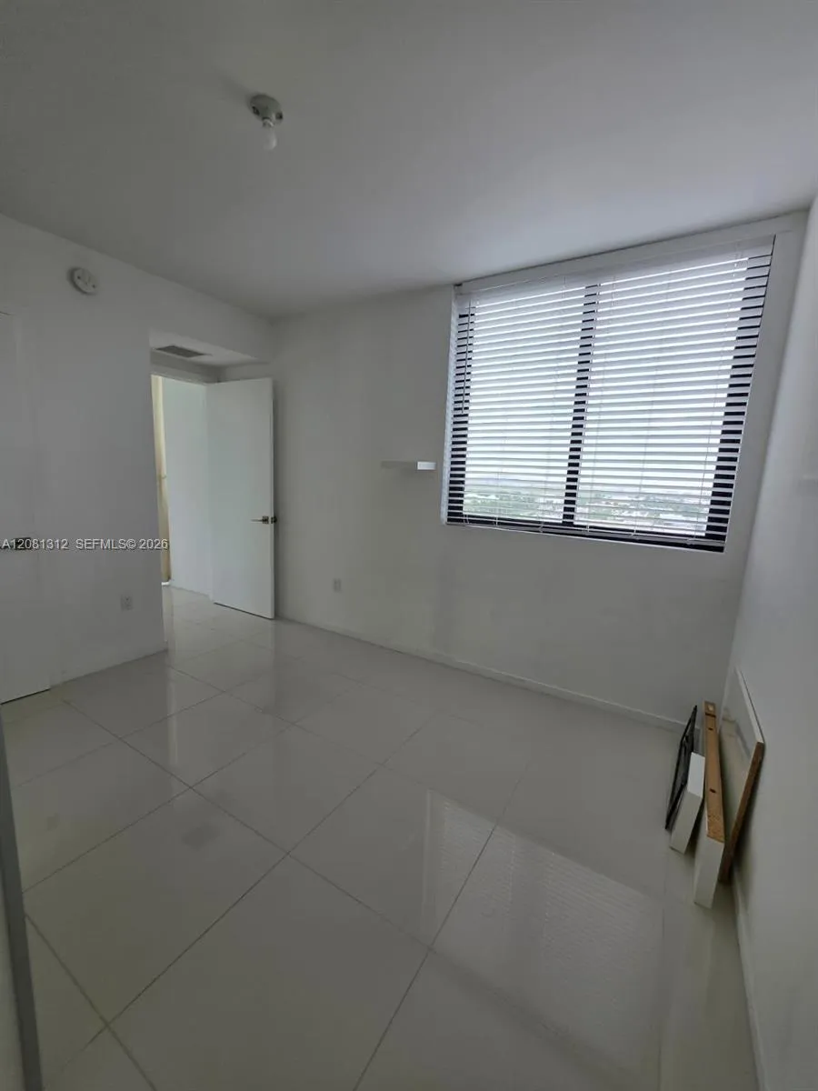 5300 Paseo Blvd #1014 Doral, FL 33166