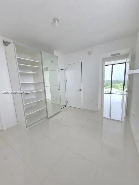5300 Paseo Blvd #1014 Doral, FL 33166