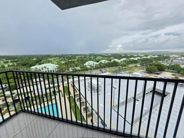 5300 Paseo Blvd #1014 Doral, FL 33166