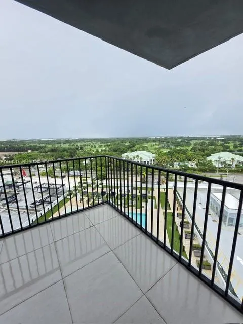 5300 Paseo Blvd #1014 Doral, FL 33166