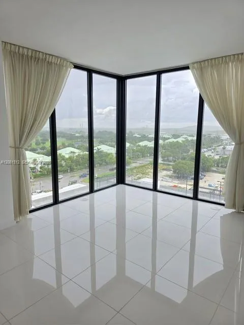 5300 Paseo Blvd #1014 Doral, FL 33166