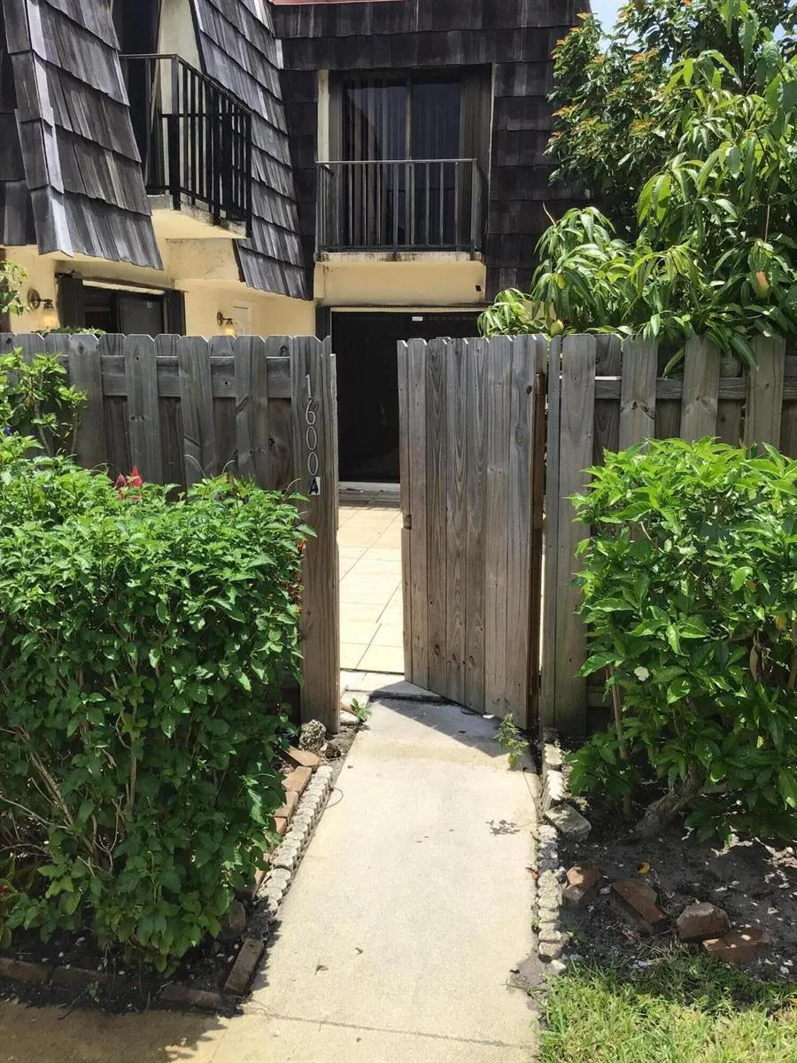 1600 FOREST LAKES CIRCLE #A West Palm Beach, FL 33406