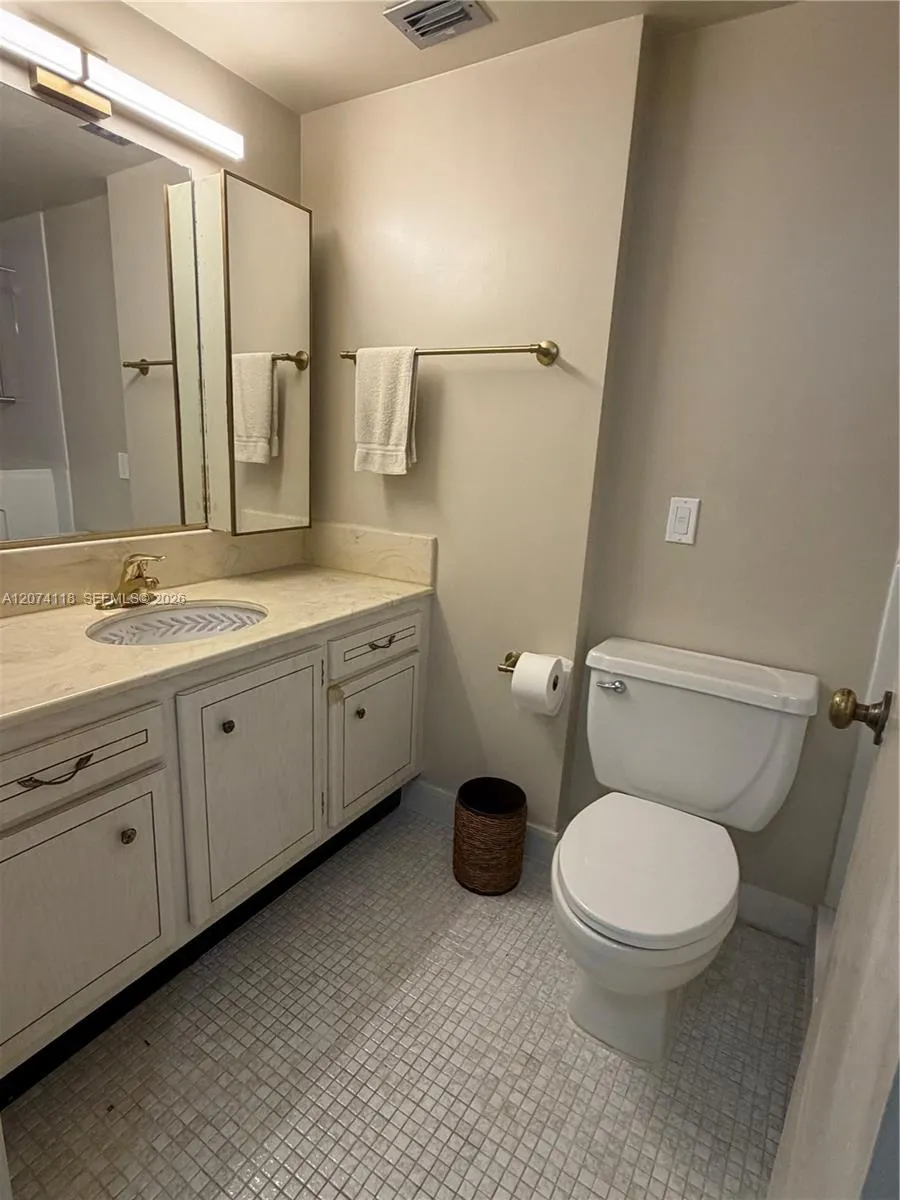 18011 Biscayne Blvd #905 Aventura, FL 33160