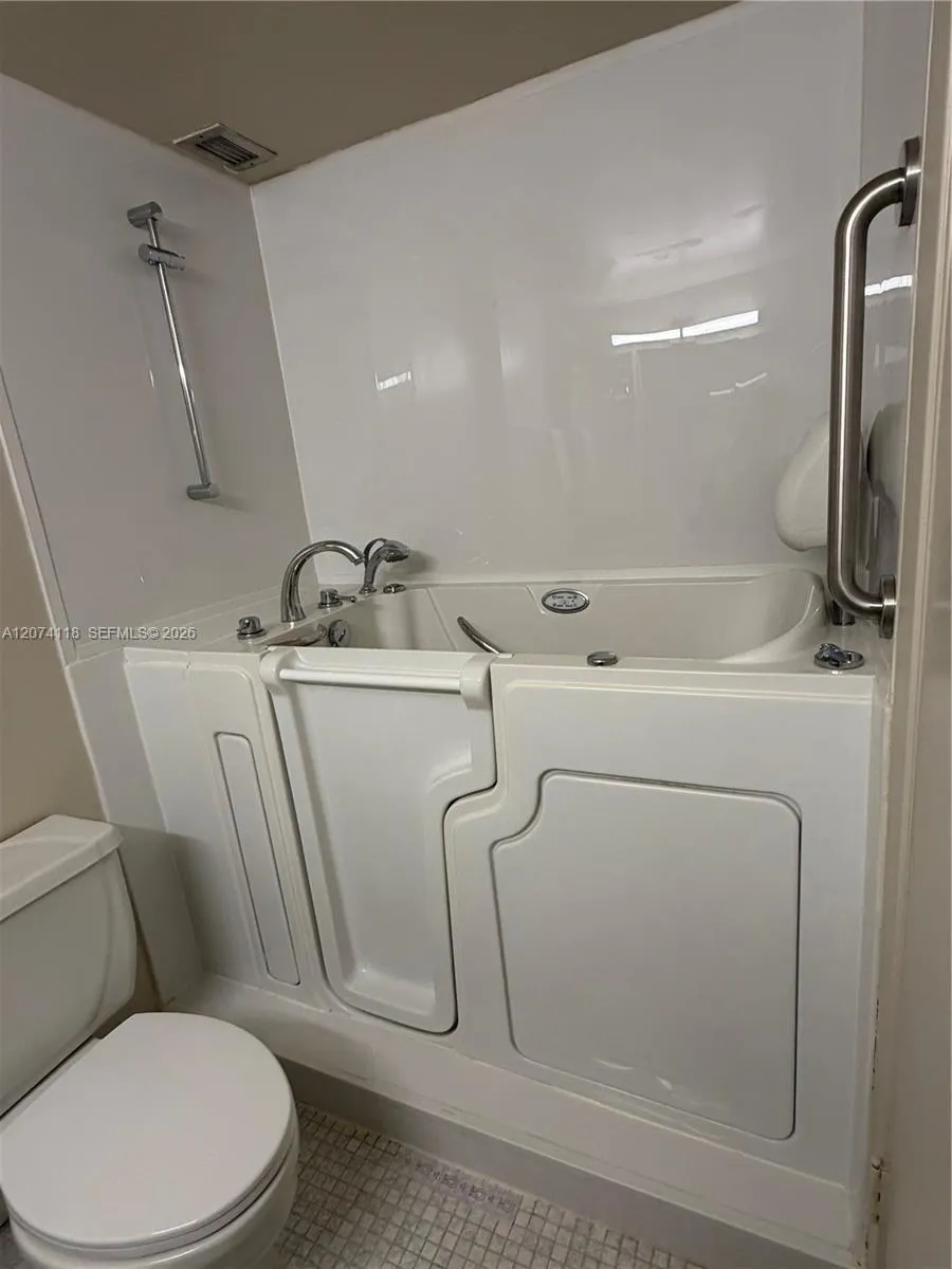18011 Biscayne Blvd #905 Aventura, FL 33160
