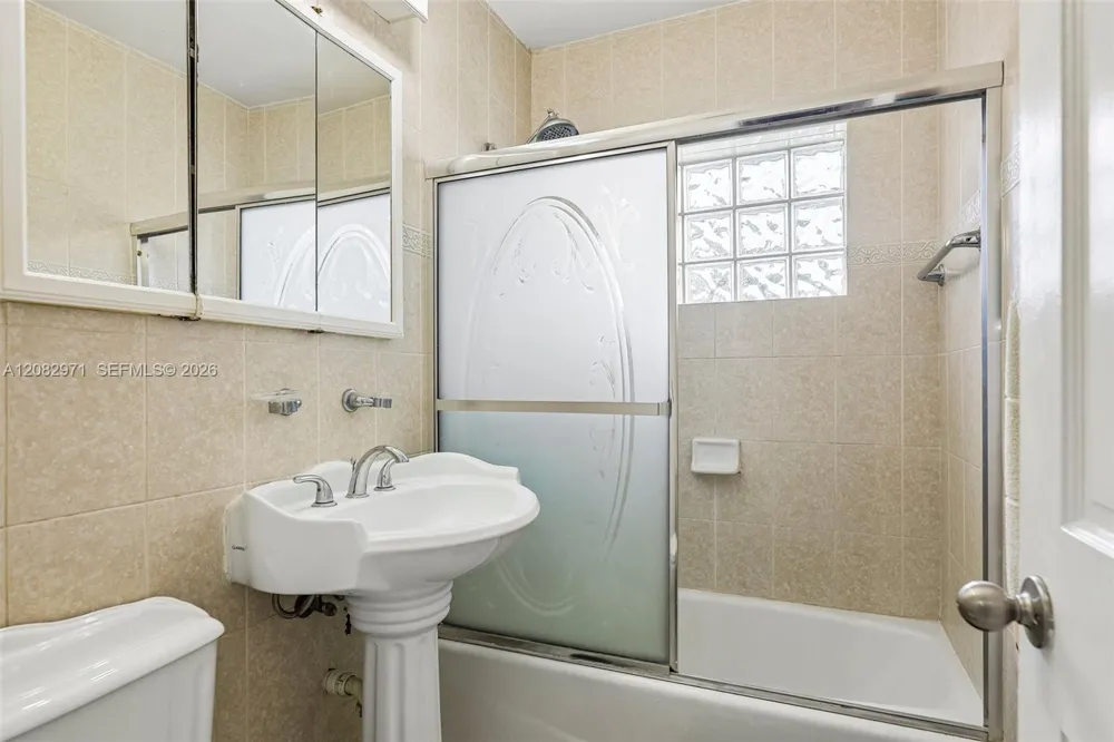 6531 SW 20th St West Miami, FL 33155