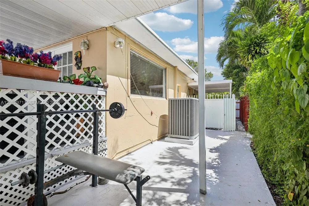 6531 SW 20th St West Miami, FL 33155