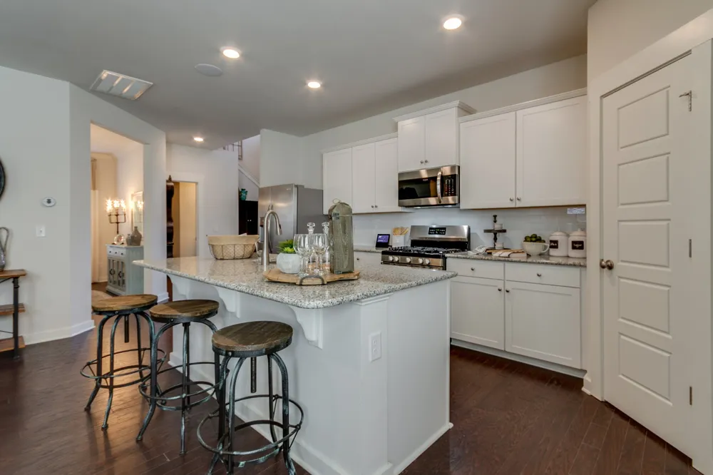 128 Longwood Drive Lebanon, TN 37087
