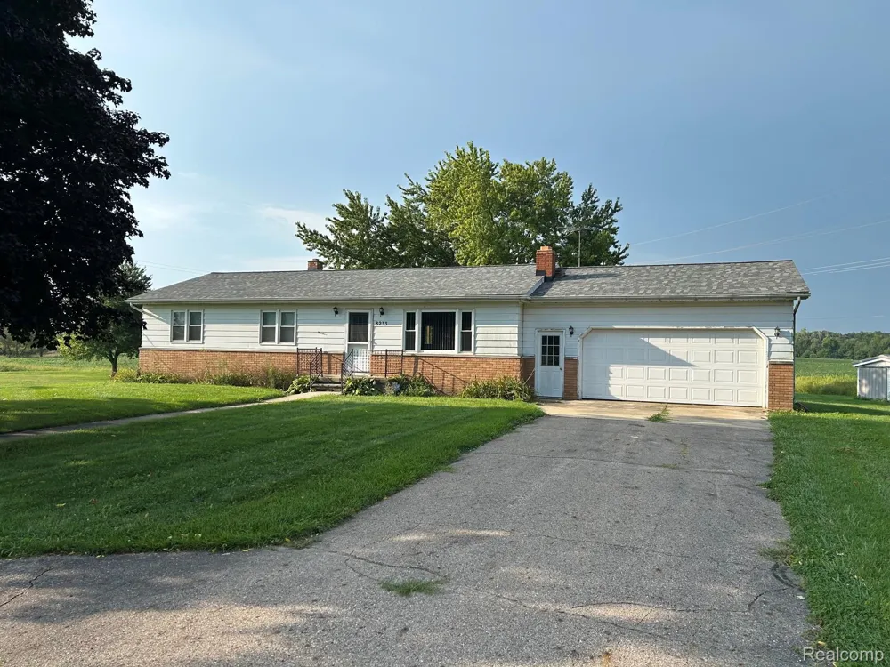 8233 IOSCO ROAD Iosco Township, MI 48836