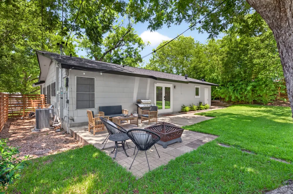 2503 East Side Drive Austin, TX 78704