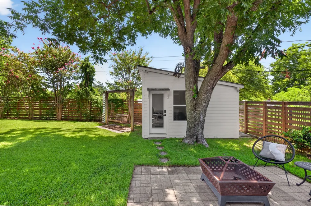 2503 East Side Drive Austin, TX 78704