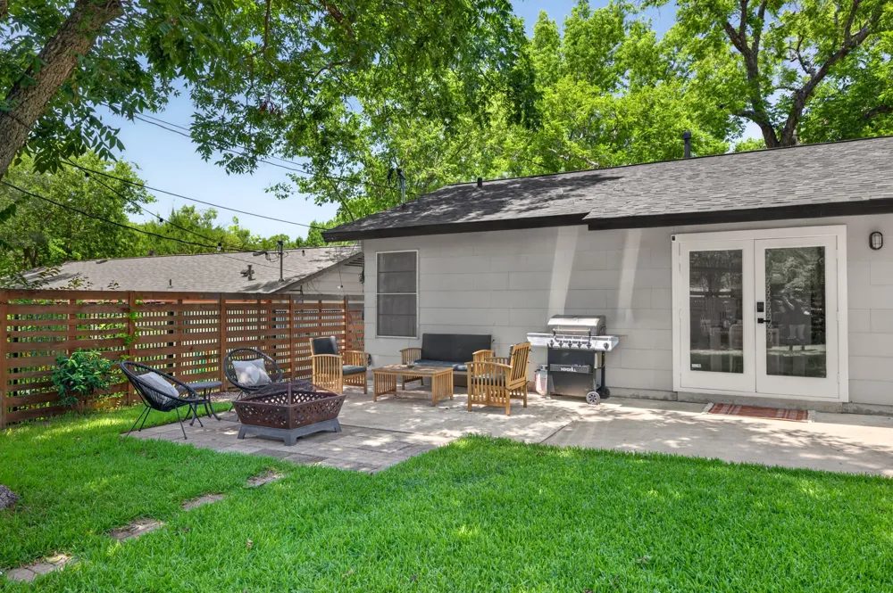 2503 East Side Drive Austin, TX 78704