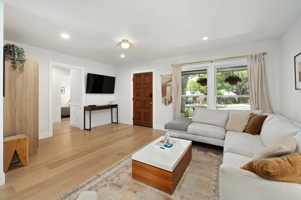 2503 East Side Drive Austin, TX 78704
