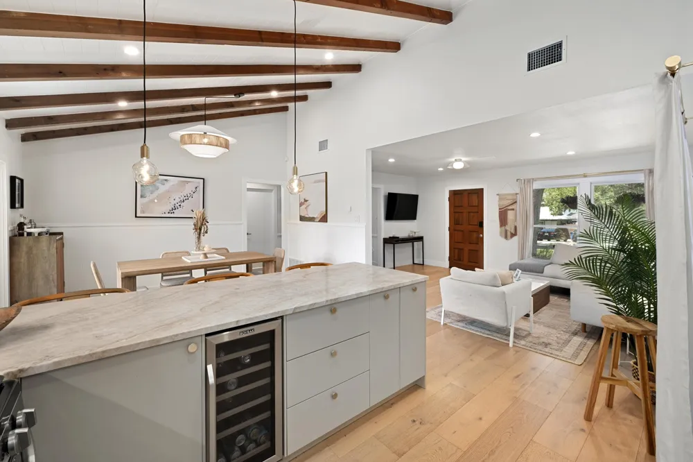 2503 East Side Drive Austin, TX 78704