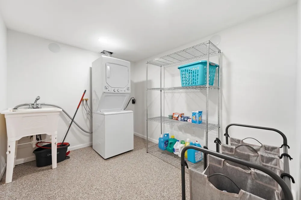 1796 Kennard Street Maplewood, MN 55109